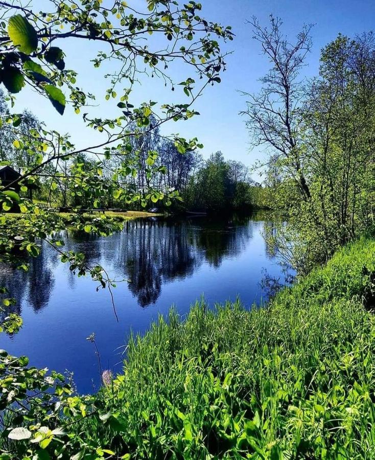 Mysig Timmerstuga Med Braskamin Naera Hovfjaellet Torsby Exterior foto