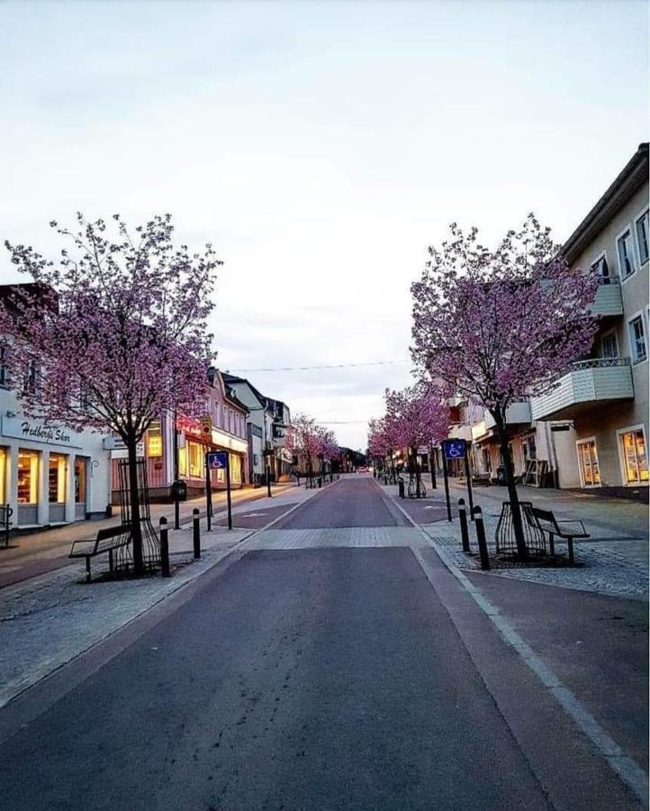 Mysig Timmerstuga Med Braskamin Naera Hovfjaellet Torsby Exterior foto